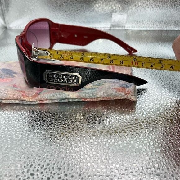 Modo Oversized Sunglasses Women’s Engraved Callout Arms Black Red Italian Design - Picture 4 of 6